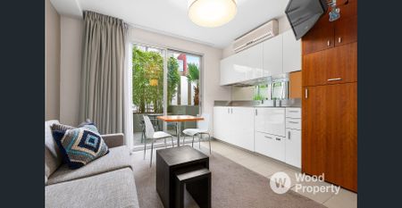 Modern Studio Living in the Heart of St Kilda – Fully Furnished with Courtyard - Photo 2
