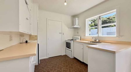 3-Bedroom Home in Wainuiomata - Photo 2