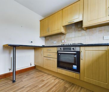 2 bedroom semi-detached house to rent - Photo 4