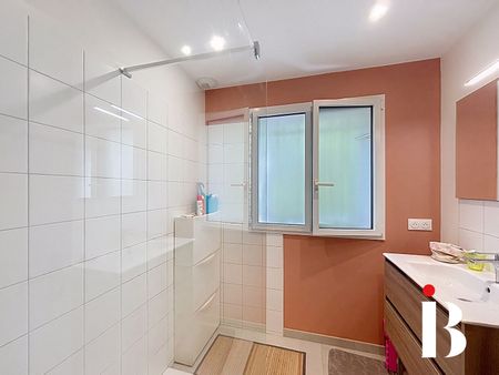 Location Maison 6 pièces 109m² ST HERBLAIN 44800 - Photo 4