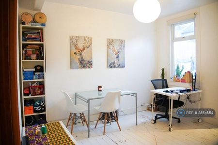 3 bedroom terraced house to rent - Photo 4