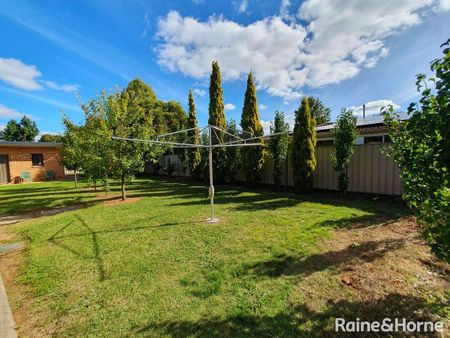 Bright and Updated Studio Unit - Photo 4