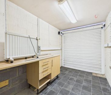 4 bedroom semi-detached house to rent - Photo 2
