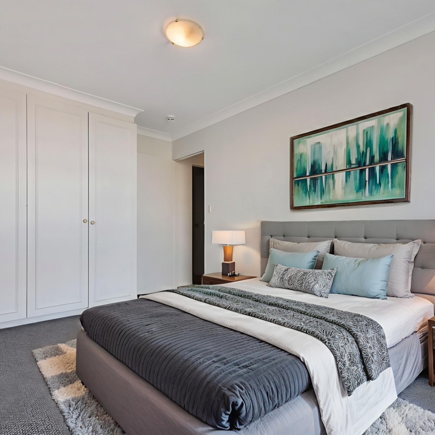 SPACIOUS APARTMENT WITH OCEAN VIEWS & SWIMMING POOL IN BUILDING - Photo 1