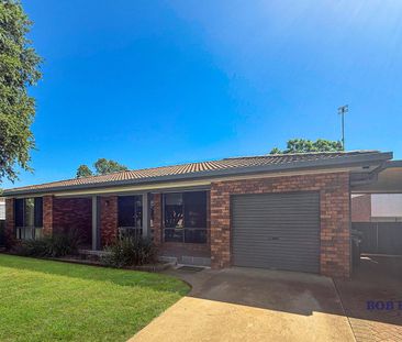 Family sized gem in South Dubbo - Photo 4