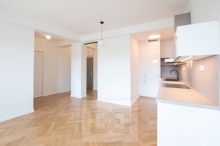 Pronájem bytu 3+kk 70 m², Sokolovská 974, Praha - Fotografie 3