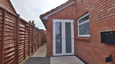 Sinderberry Drive, Northway, Tewkesbury, GL20 - Photo 5