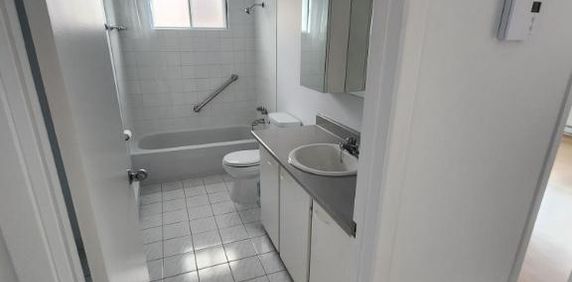 4 1/2 BOUL. CASAVANT O. 1 er JUILLET - Photo 2