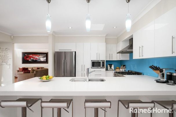 Freestanding Family Home in Beautiful Raleigh Park Estate - Photo 1