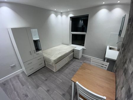 Studio Flat, Amhurst Road, E8 - Photo 2