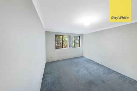 LARGE TWO BEDROOM APARTMENT 350 METERS FROM STATION - LOCATION AND CONVEIENCE COMBINED - Photo 3