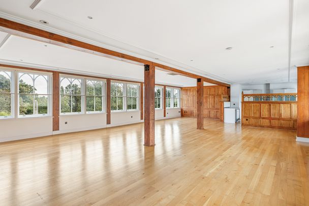 Impressive Hampstead penthouse with verdant views - Photo 1