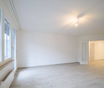 Renovierte 2.5-Zimmer-Wohnung in Basel mit Privatgarten - Photo 1