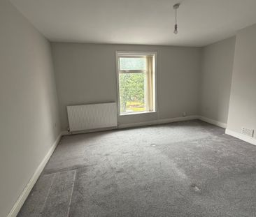 Lovely Spacious 2 Double Bedroom 2 Reception Modern Home - Photo 2