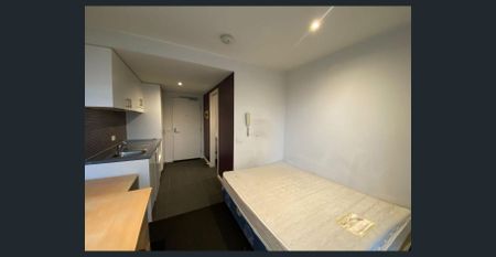 STUDENT ACCOMMODATION WITH BALCONY! - Photo 4
