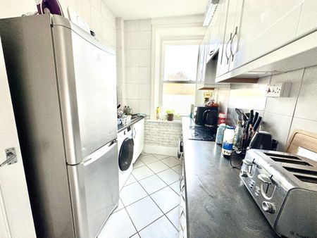 West Kensington, Talgarth Road, W14 9DB - Photo 4