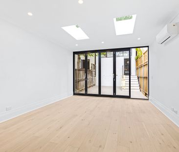 Architect-reinvented terrace with a studio retreat - Photo 5