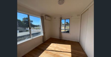 Affordable 2 bedroom house - Photo 3