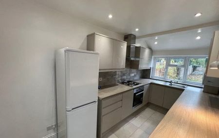 Felixstowe Road, Edmonton, London N9 0DT, Property for rent - Photo 4