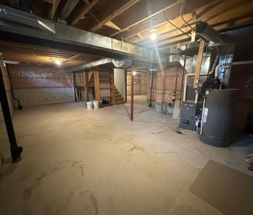 For Lease - 367 Van Kirk Drive, Brampton, Ontario - Photo 5