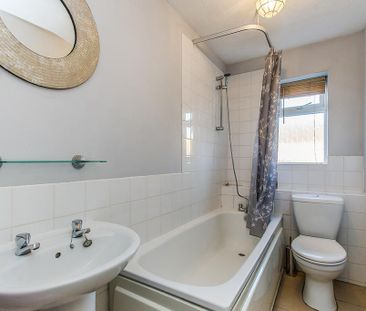 2 bedroom semi-detached house to rent - Photo 5