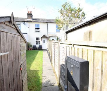 2 bedroom terraced house to rent - Photo 4