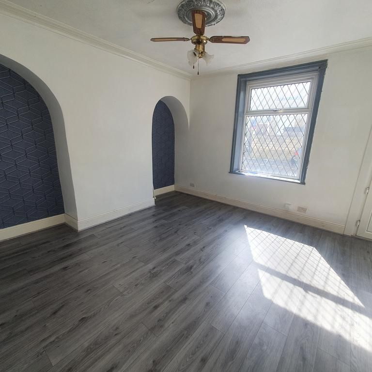 2 bedroom terraced house to rent - Photo 1