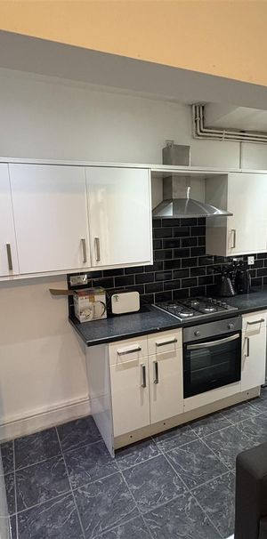 Grosvenor Road, Wavertree - Photo 1