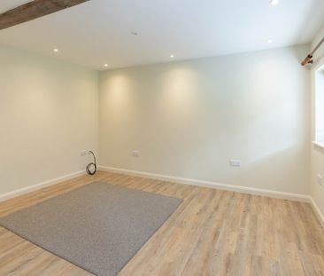 Horsham Road, North Holmwood, Dorking, RH5 - Photo 4