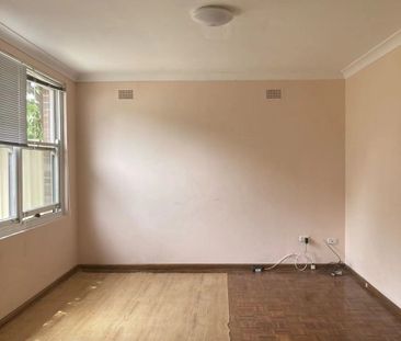 3-Bedroom Home with Front & Back Yard – Prime Hurstville Location - Photo 6