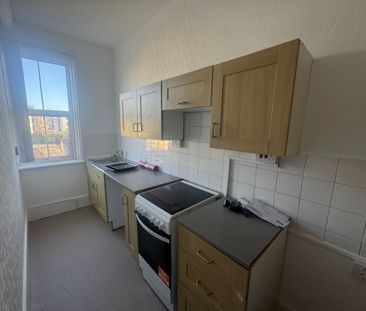 2 bed flat to rent in Warrior Square, St Leonards-On-Sea, TN37 - Photo 3