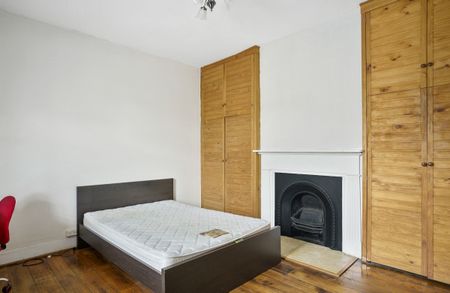 Spacious Home in Prime Sandy Bay Location - Photo 5