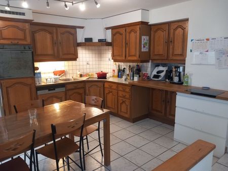 Appartement de 5,5 pièces rez-de-chaussée avec terrasse - Photo 4