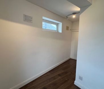 3 Bed Detached House, Pendragon Road, B42 - Photo 2