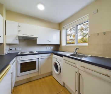 1 bedroom flat to rent - Photo 6