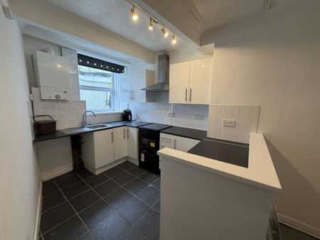 2 bedroom terraced house to rent - Photo 4