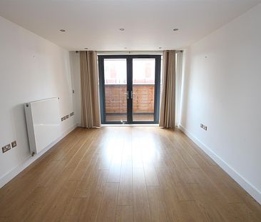 2 bedroom Apartment to let - Photo 2
