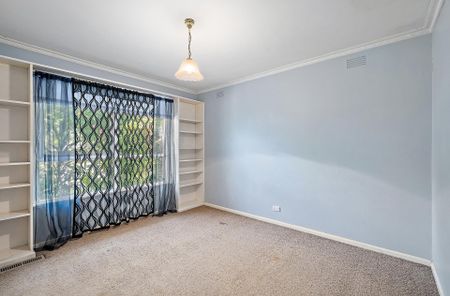 228 Hull Road, Mooroolbark - Photo 2