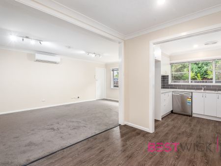 Renovated 4 Bedroom Home in prime CBD location - Photo 2