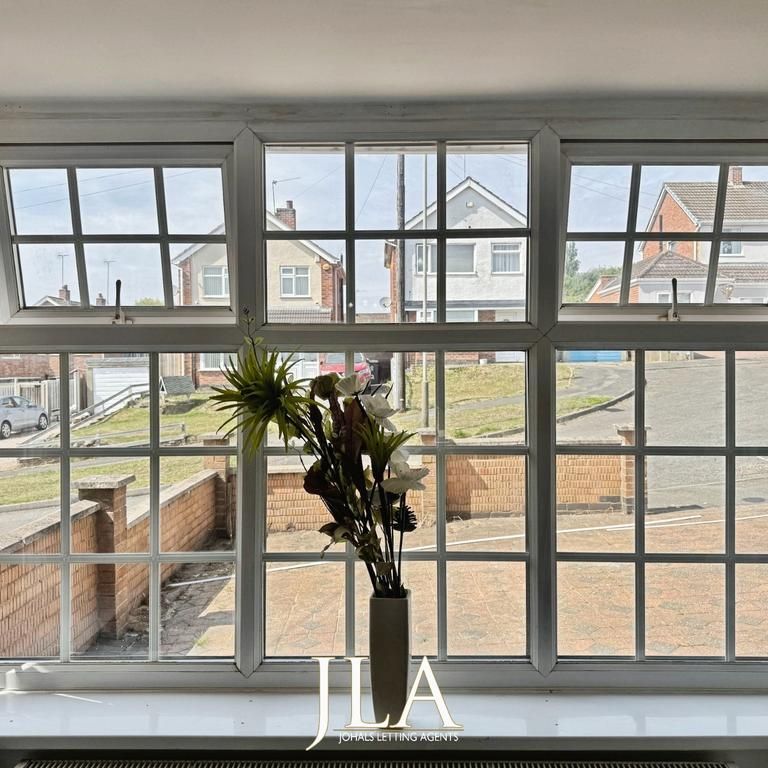 4 bedroom detached house to rent - Photo 1