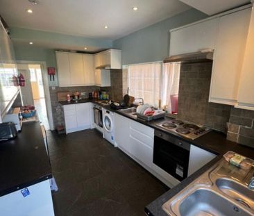 4 bedroom house share to rent - Photo 4