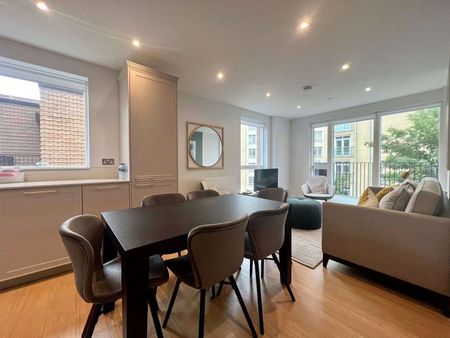 A two bedroom apartment at Huntley Wharf, built by Berkeley Homes in the centre of Reading. - Photo 4