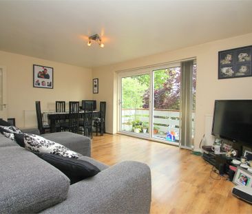 2 bed flat to rent in Laburnum Grove, Langley, SL3 - Photo 5