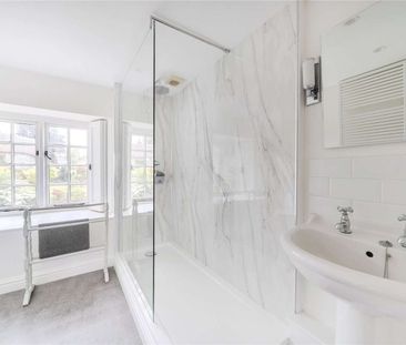 A charming four bedroom home with a self-contained one bedroom annexe. - Photo 6