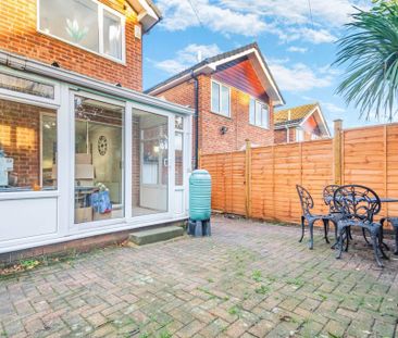 3 bedroom detached house to rent - Photo 2