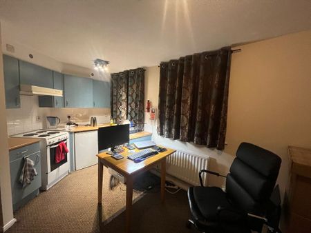 303 Bradbury Court, Belfast BT9 7JL - Photo 3