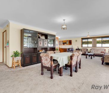 Comfortable Family Home - Photo 3