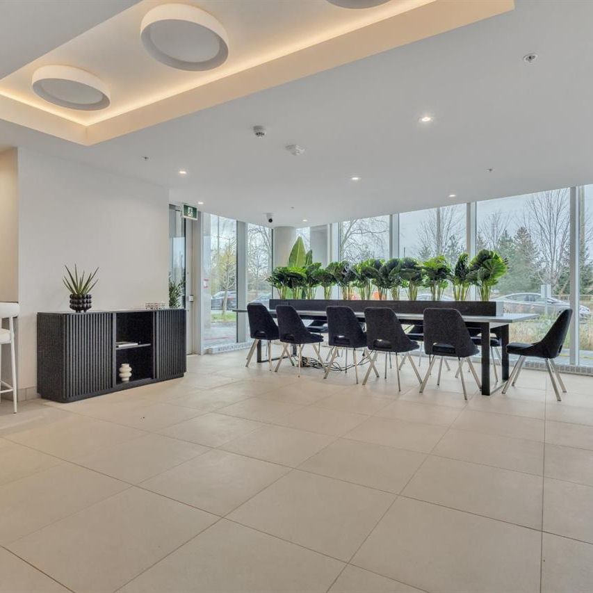 1 + Den - 5100 Boulevard De L'Assomption, Montréal - Est - Photo 1