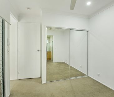 TWO WEEKS RENT FREE! Perfectly Positioned Prestige Apartment - Photo 3