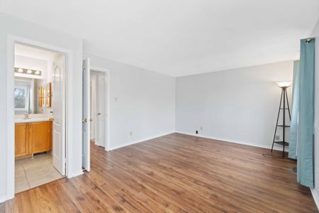 For Lease - 1904 SUMMERFIELDS Crescent, Orleans - Convent Glen and Area, Ontario - Photo 3